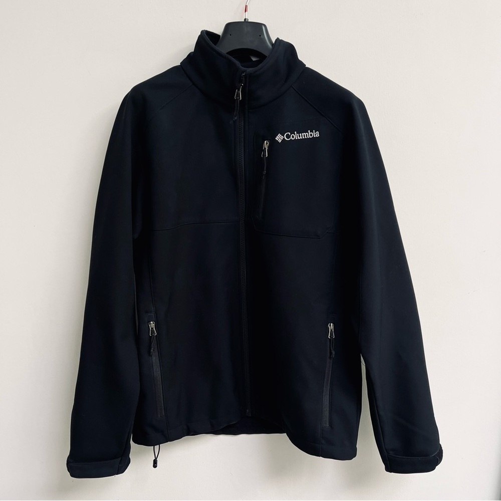 Columbia Softshell Ascender Jacket in Black​​​​​​​​​​​​​​​​​